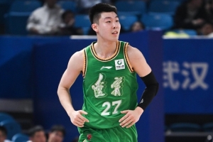 足球俱乐部背后