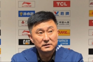 拜仁有意前锋