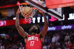 NBA梅耶斯伦纳德合照