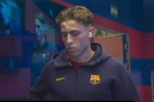 FIFA4稳健式角球