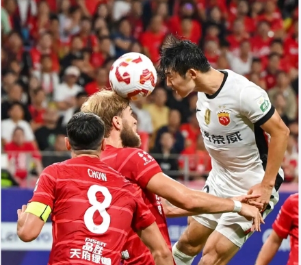 中超战报：成都蓉城3-0完胜上海海港，费利佩双响终结两轮不胜