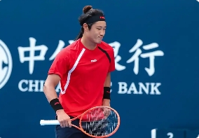法网战报：张之臻组合2-0横扫晋级男双八强，中国男网双打创历史