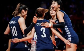 世界女排联赛战报：中国女排3-0横扫日本，李盈莹21分率队取第三胜