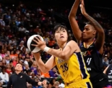 WNBA战报：自由人95-72客场大胜火花，斯图尔特30+10率队取四连胜