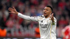 在姆巴佩首发的最近7场正式比赛中，皇马仅取得1胜2平4负