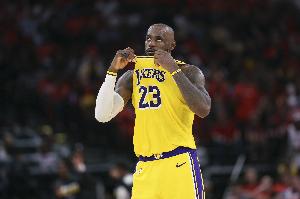 媒体人：火箭迫使詹姆斯打出生涯最差季后赛之一 连续两场8失误