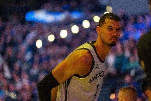 马刺落后15+逆转并净胜15+ 2018年勇士逆转火箭后季后赛首次