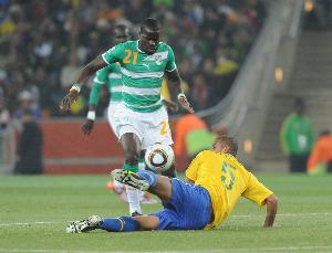 埃布埃：过去六年无法与儿子保持联络，连要他一张近照都没有