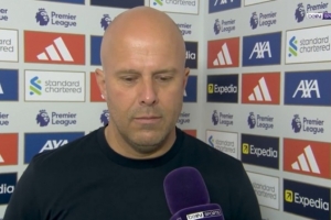 斯洛特：门将倒地却不吹停裁判不公正，伤病和争议判罚我们场场有