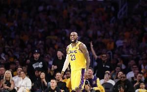 上一场打45分钟体能咋样？詹姆斯：对我没影响 就是如常那么恢复