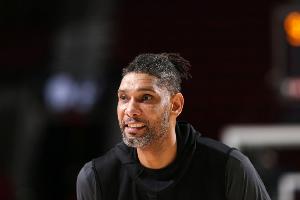 石佛知天命祝马刺五冠支柱、75大巨星邓肯50岁生日快乐！