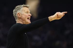 跟勇士合同到期！美记：NBC和亚马逊邀请科尔重返解说席