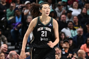 得分全场最高！WNBA季前赛 韩旭10投6中&罚球7中7砍20分2板1助2帽