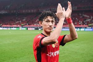 王燊超迎中超第350次出场（均代表海港），是海港达此里程碑第2人