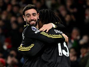 解约金6500万！电讯报：曼联决心留住31岁B费，B费将观望球队引援