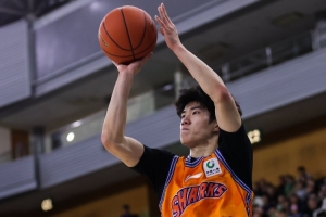 模子！媒体人：偰李永炜赛后加练 快速从庆祝氛围中抽离 保持专注