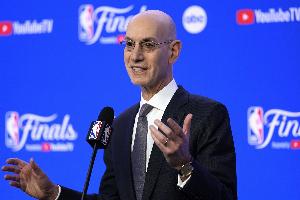 Shams：战绩最差的奇才在摆烂时代最后一年抽到状元 这真是巧合