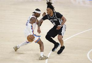 Skip：雷霆上半场8失误、罚丢4球 发挥相当糟糕但只落后马刺3分