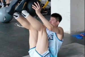 山东晒训练视频：没有凭空而来的高光 都藏在训练场的朝夕苦练里