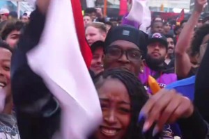 季后赛得分了！詹姆斯夫妇谈布朗尼心脏骤停事件：健康是第一位的