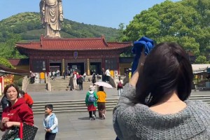 走在吃瓜第一线！穆里尼奥开场先问记者看没看新闻~