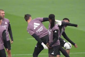 【集锦】中甲-南京城市2-0梅州客家 黄威凌空斩